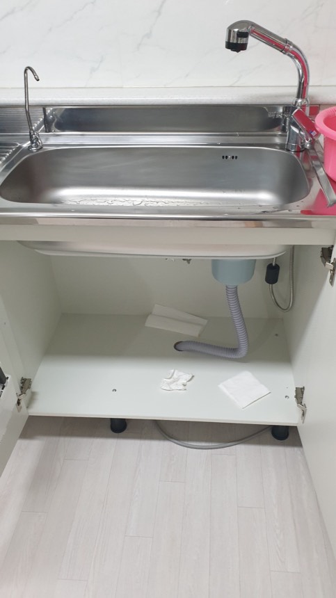 누수탐지업체 시공사례 - 천장에서 물떨어질때 원인은? 싱크대 앵글밸브 누수 해결 현장